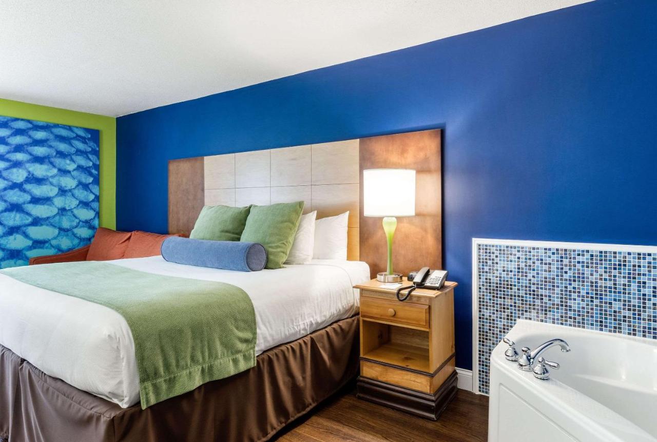 | Clarion Hotel Seekonk - Providence