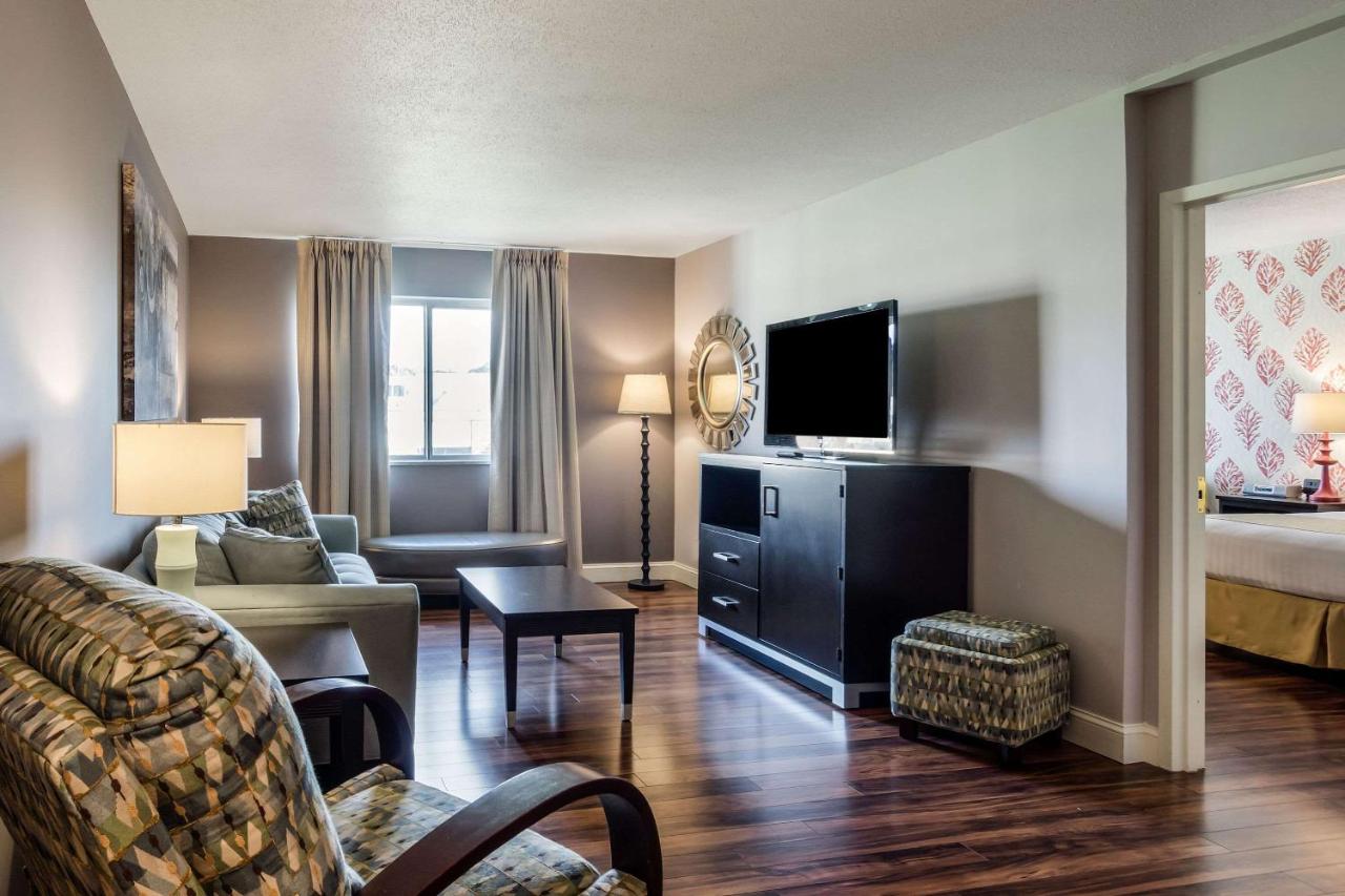 | Clarion Hotel Seekonk - Providence