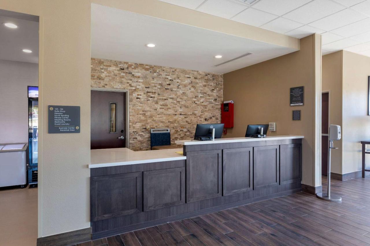 | Comfort Inn & Suites Balch Springs - SE Dallas