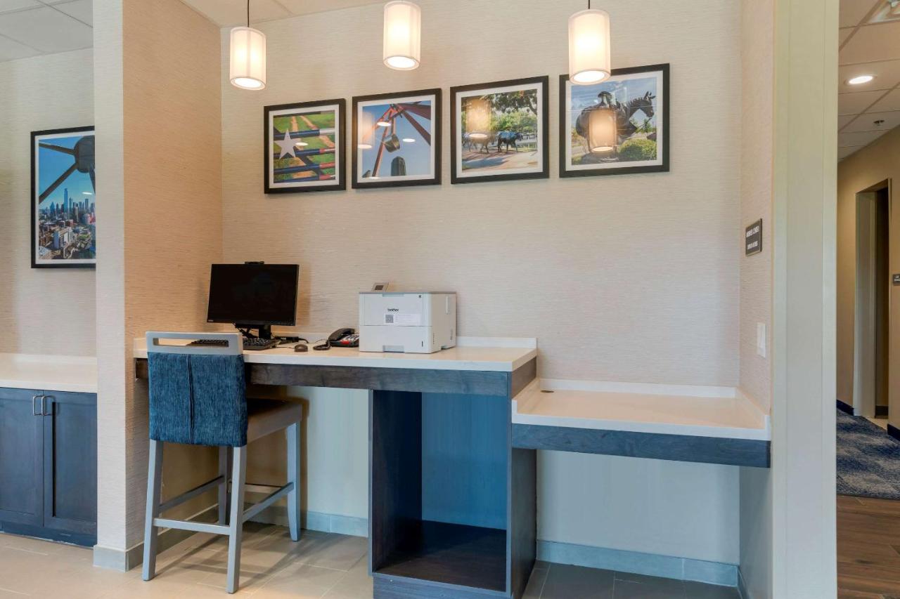| Comfort Inn & Suites Balch Springs - SE Dallas