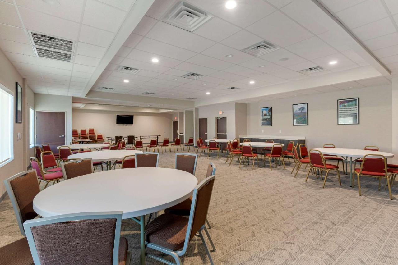 | Comfort Inn & Suites Balch Springs - SE Dallas