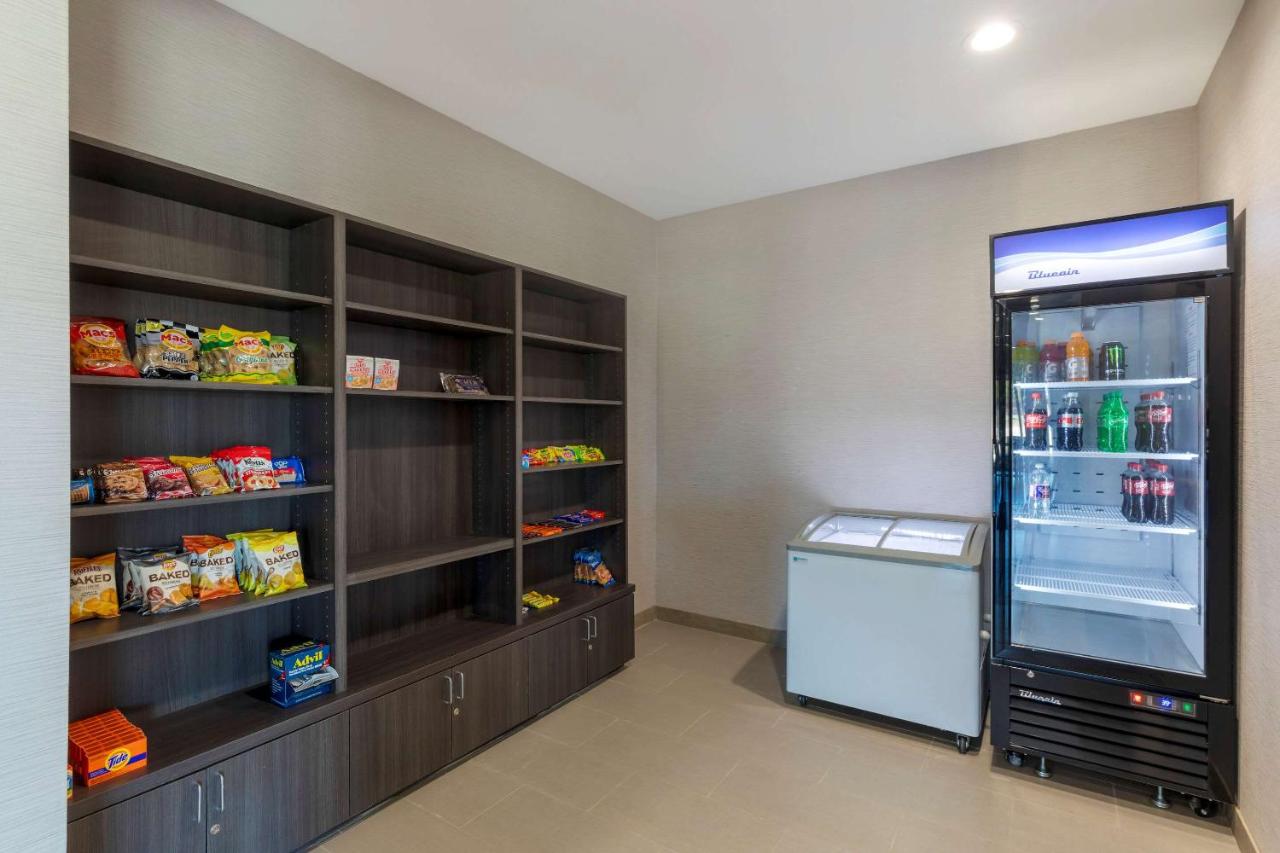 | Comfort Inn & Suites Balch Springs - SE Dallas