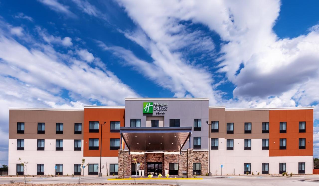 | Holiday Inn Express & Suites Perryton, an IHG Hotel