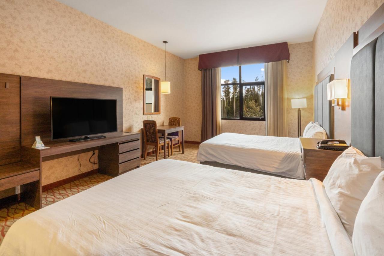 Two Queen Beds - Valley View at The Lodge at Big Sky