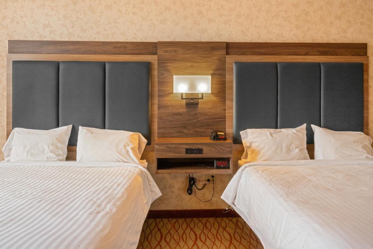 Two Queen Beds - Valley View at The Lodge at Big Sky