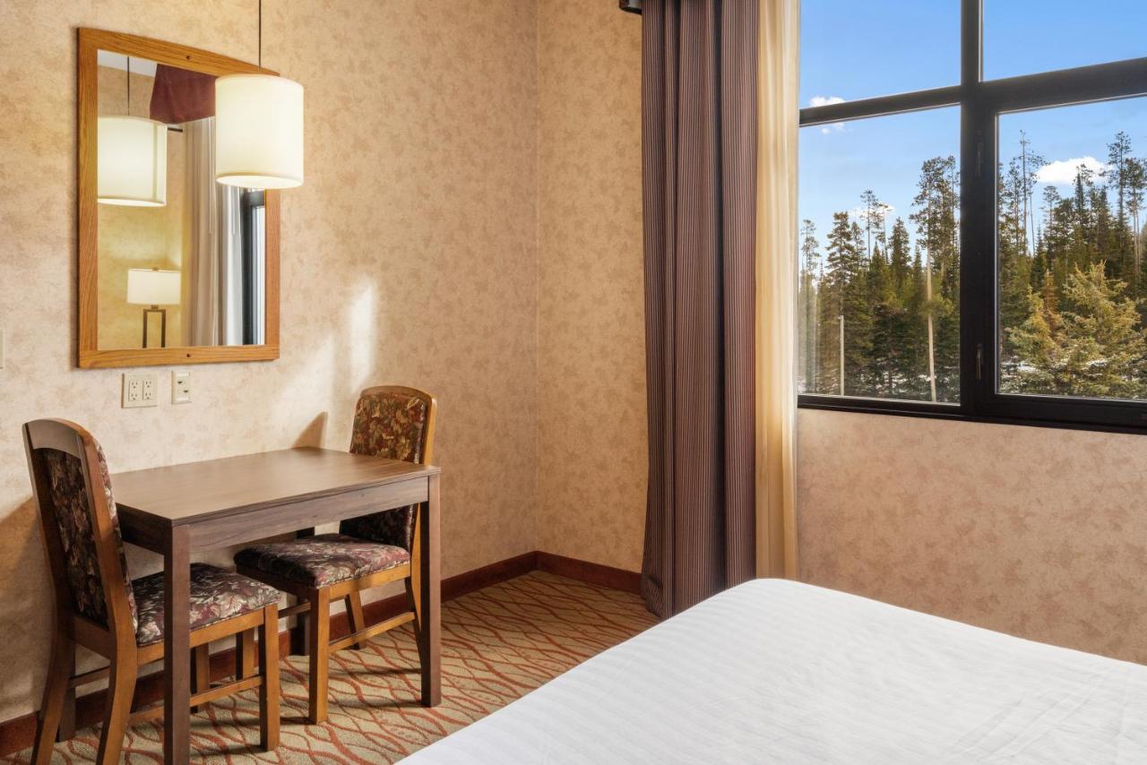 Two Queen Beds - Valley View at The Lodge at Big Sky