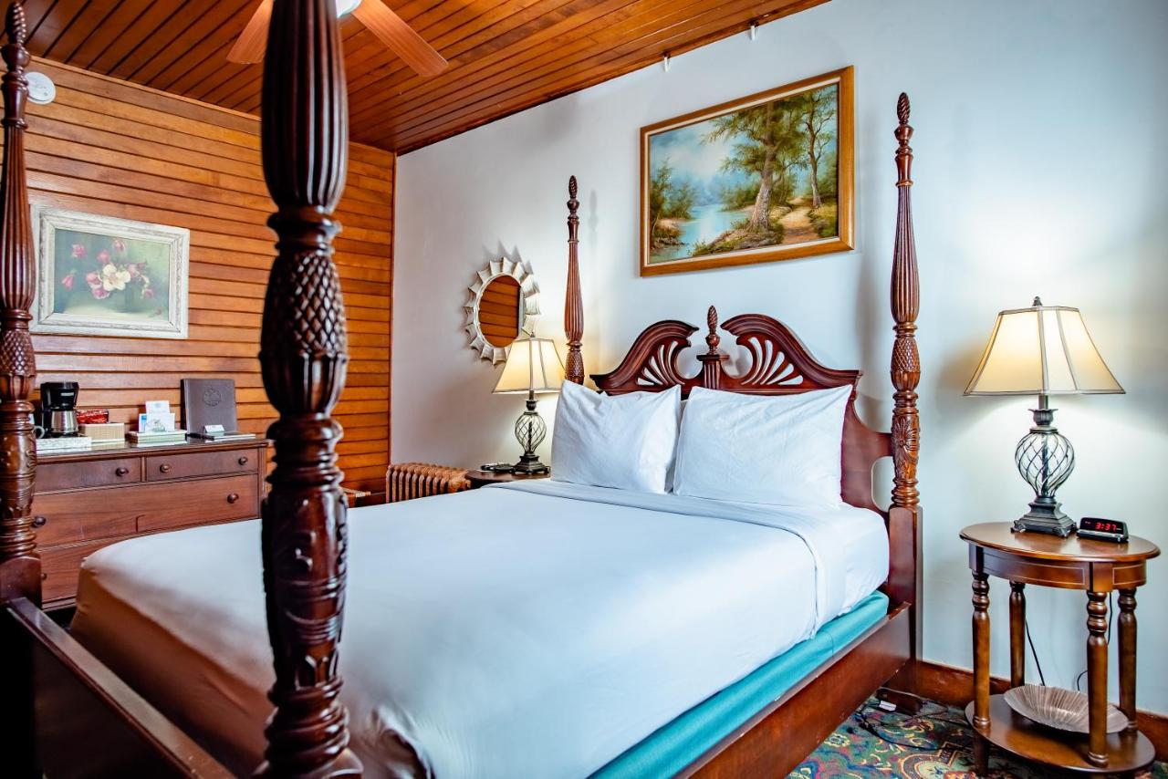  | Gilbert Inn