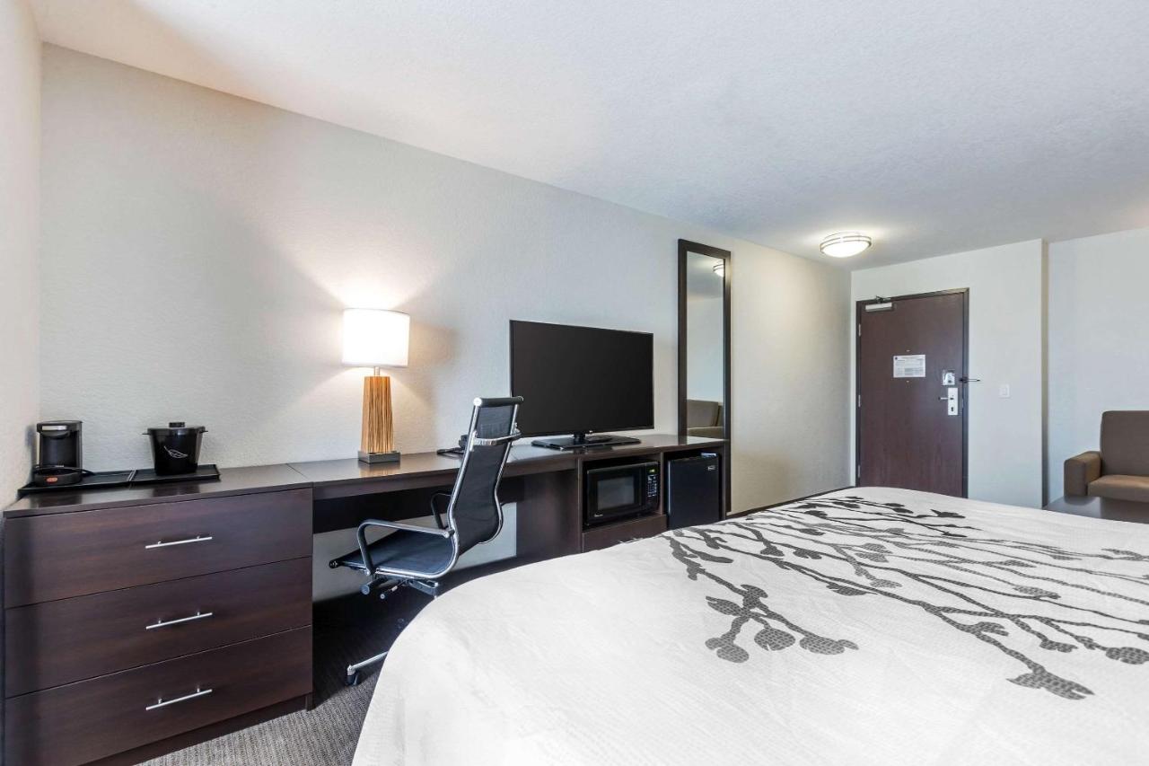 King Suite - Non-Smoking at Sleep Inn & Suites West Des Moines near Jordan Creek