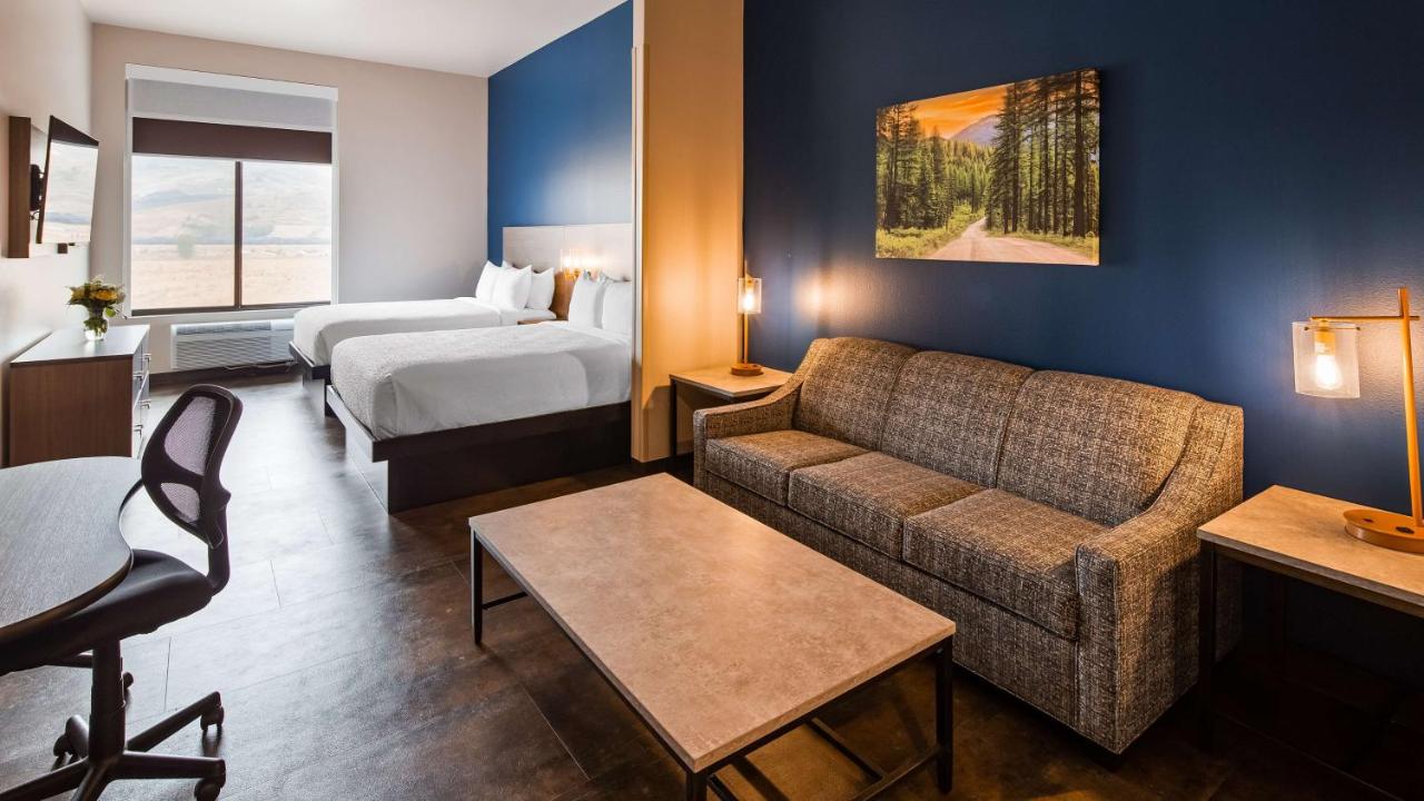 Queen Room with Two Queen Beds and Sofa Bed at The Forge Hotel, BW Signature Collection