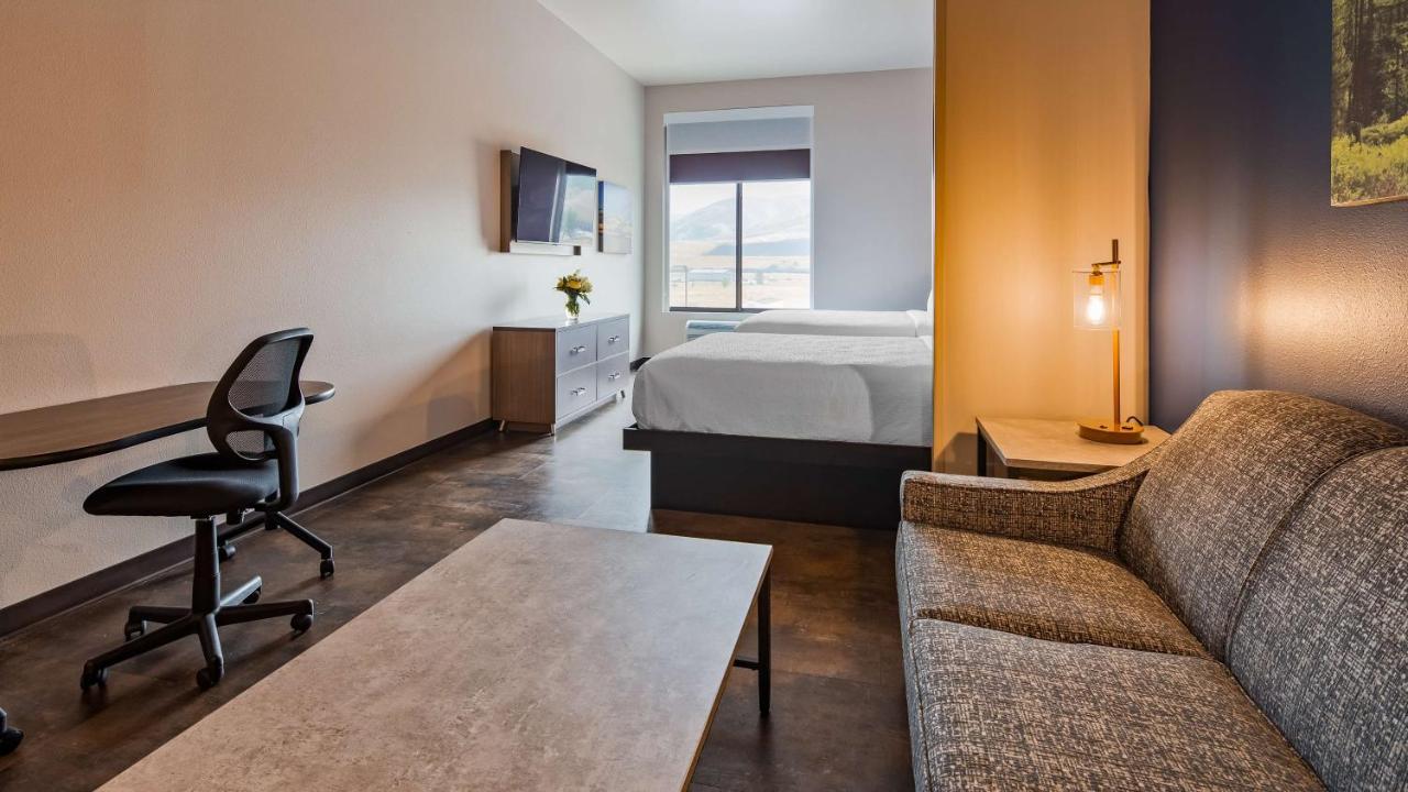 Queen Room with Two Queen Beds and Sofa Bed at The Forge Hotel, BW Signature Collection