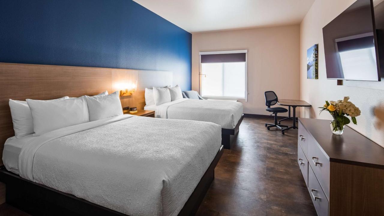 Queen Room with Two Queen Beds at The Forge Hotel, BW Signature Collection