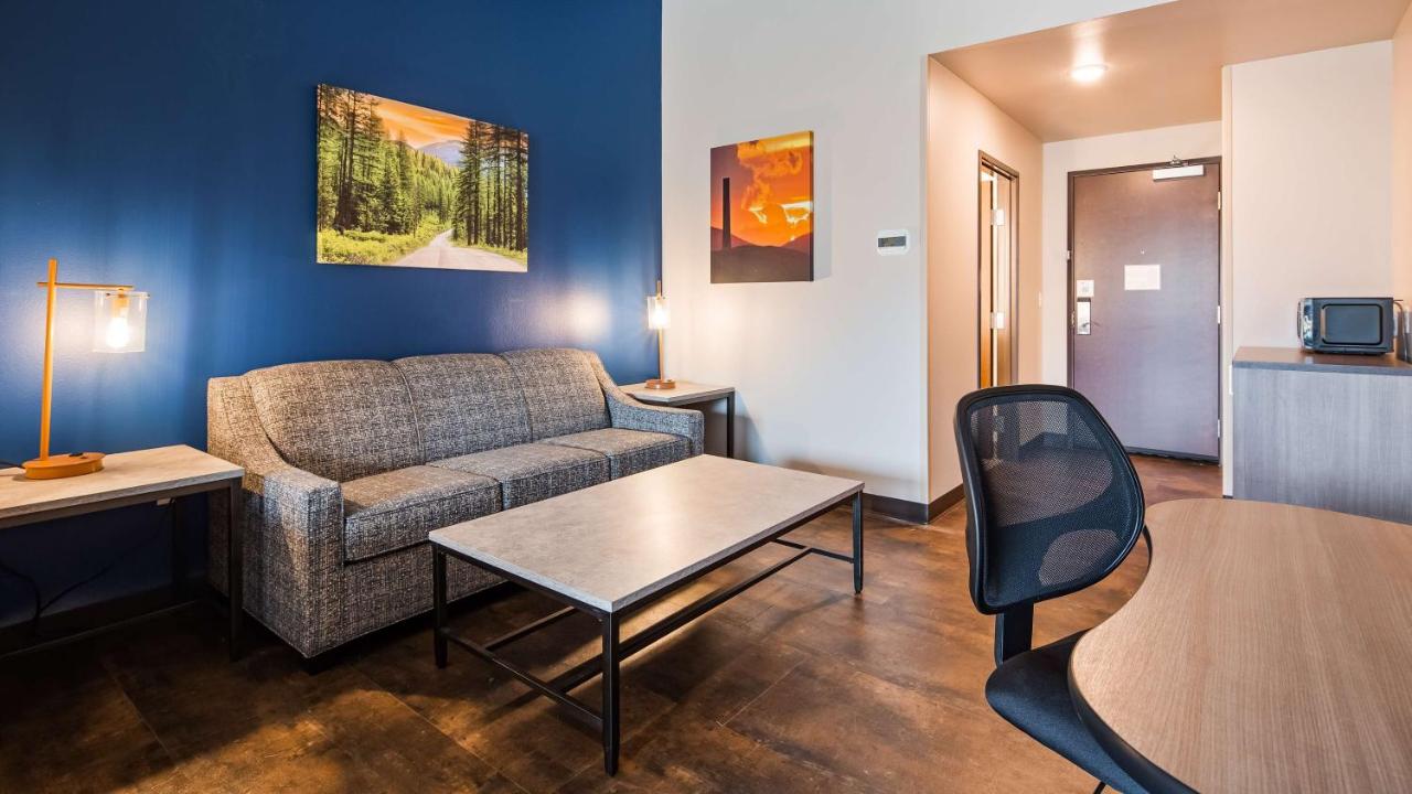 King Room with Sofa Bed at The Forge Hotel, BW Signature Collection