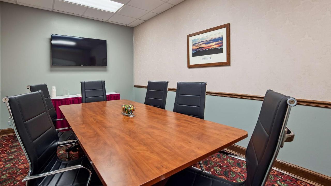 | Best Western Plus Portsmouth Hotel & Suites