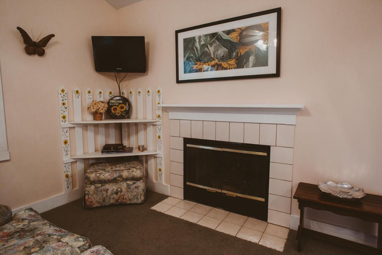 | Garden Grove Inn Bed and Breakfast