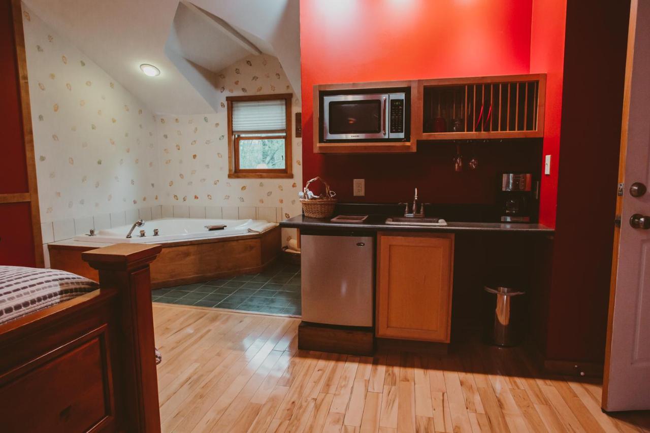 | Garden Grove Inn Bed and Breakfast