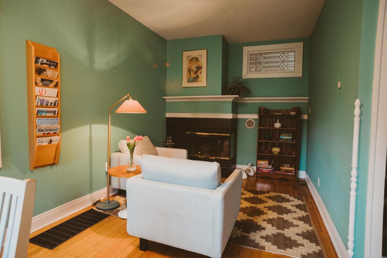 | Garden Grove Inn Bed and Breakfast