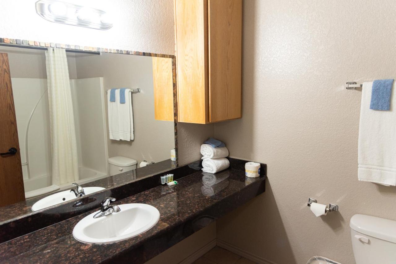 Two-Bedroom Suite at Premium Inn and Suites