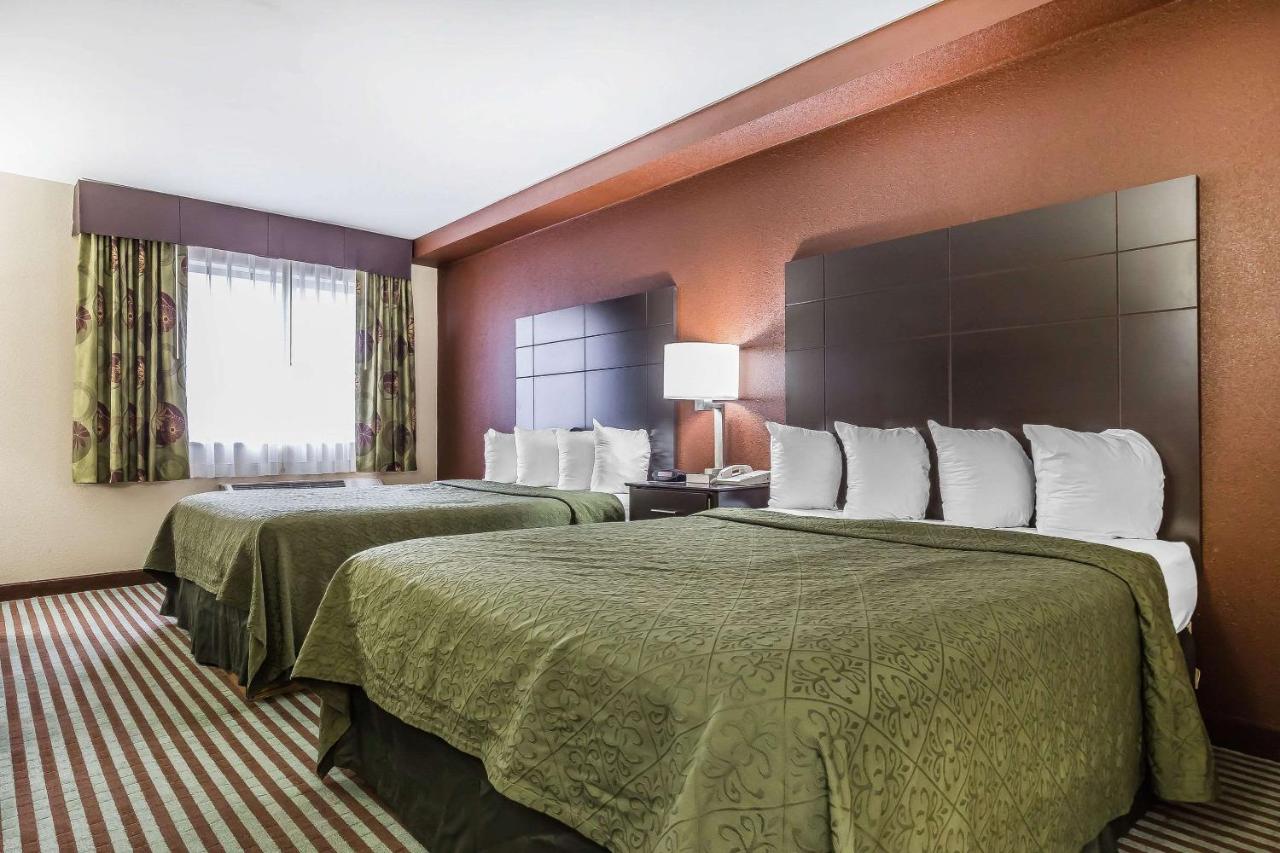 Queen Room with Two Queen Beds - Non-Smoking at Quality Inn Mount Vernon, IL