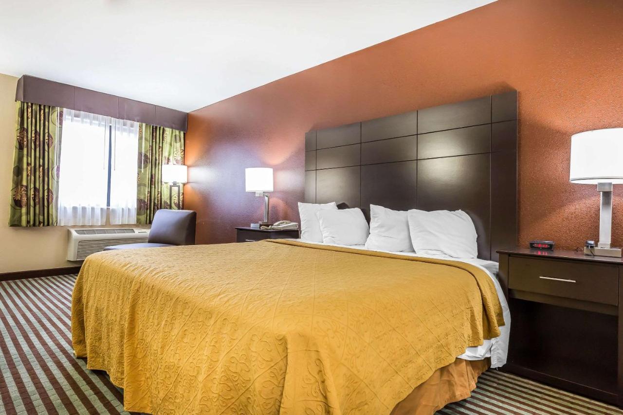 King Room - Non-Smoking at Quality Inn Mount Vernon, IL