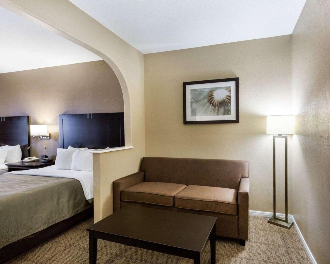 Queen Suite with Two Queen Beds at Quality Suites Houston NW Cy-Fair