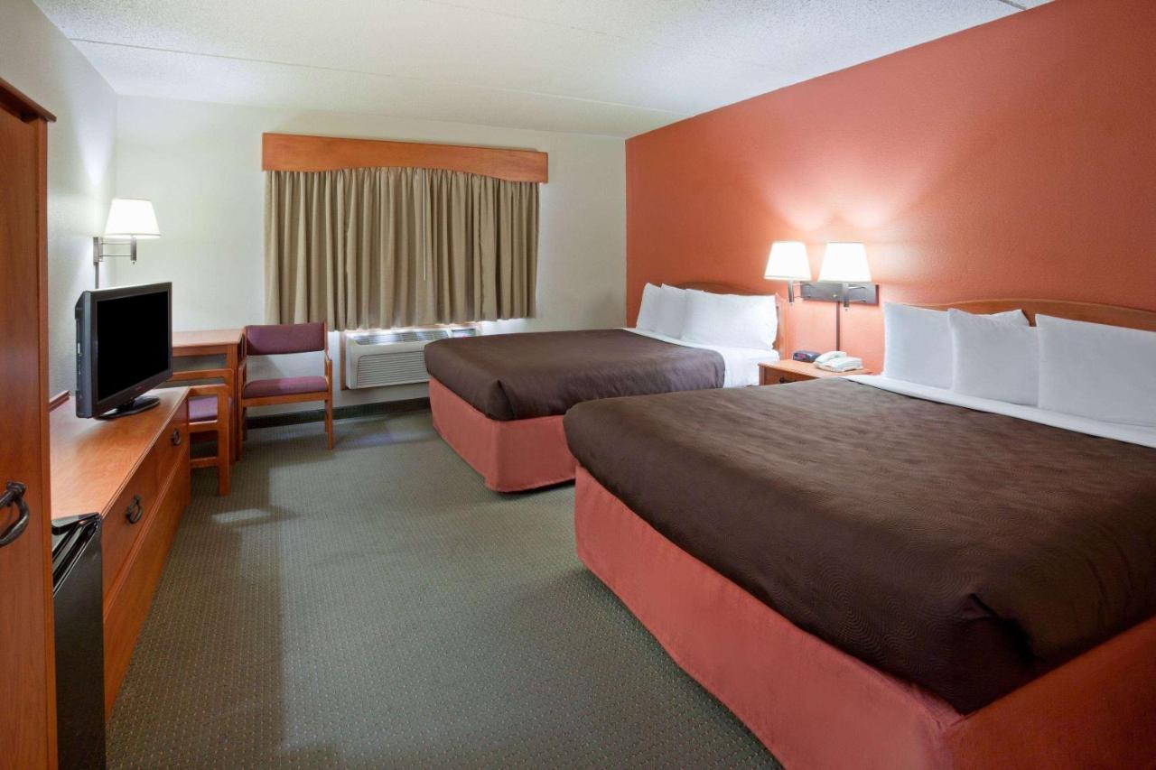 | AmericInn by Wyndham Wetmore Munising