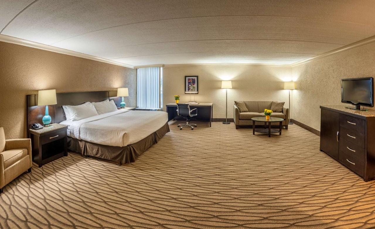 King Suite with Sofa Bed at Best Western Plus Strongsville Cleveland