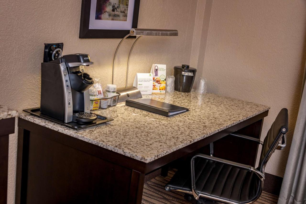King Room at Best Western Plus Strongsville Cleveland