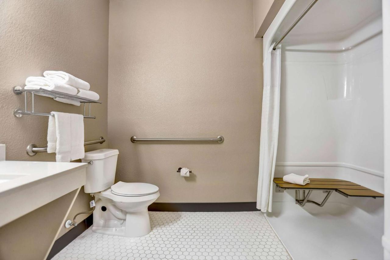| Motel 6-Weatherford, TX