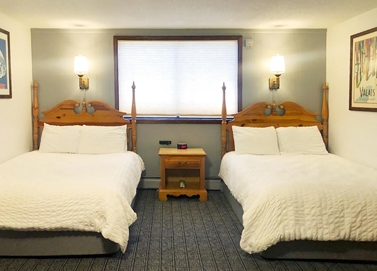 Standard Queen Room - Ground Floor at Tyrolean Lodge