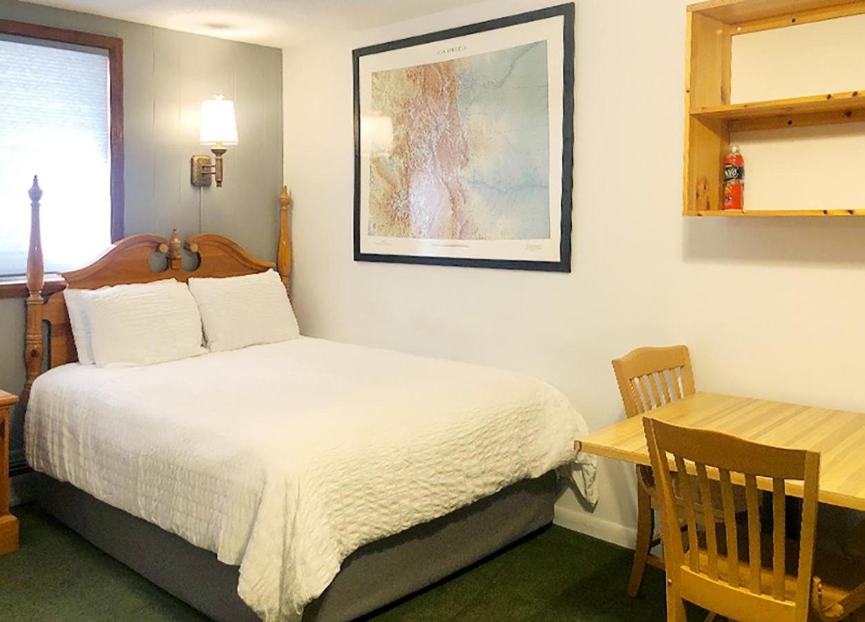 Standard Queen Room - Ground Floor at Tyrolean Lodge