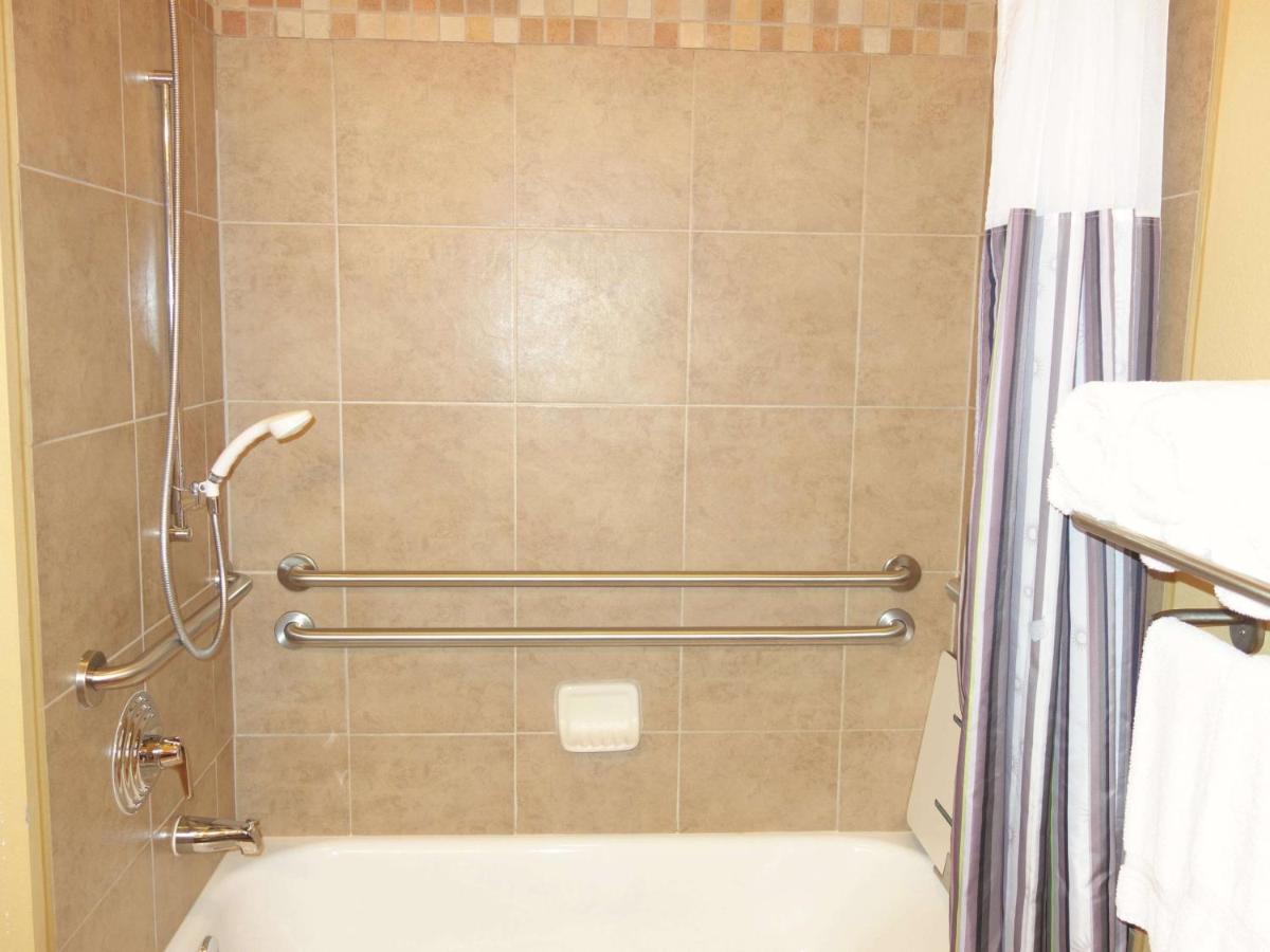 King Room - Mobility Access/Non-Smoking at La Quinta Inn & Suites by Wyndham Eastland