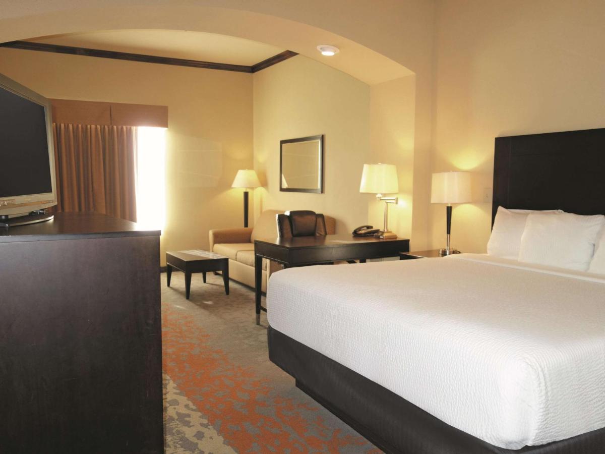 Executive King Room at La Quinta Inn & Suites by Wyndham Eastland