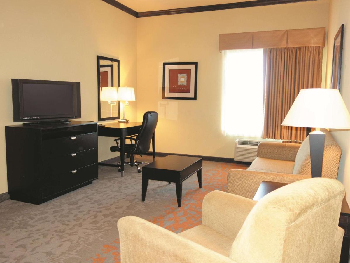 Deluxe King Suite with Mobility/Hearing Impaired Access - Non-Smoking at La Quinta Inn & Suites by Wyndham Eastland
