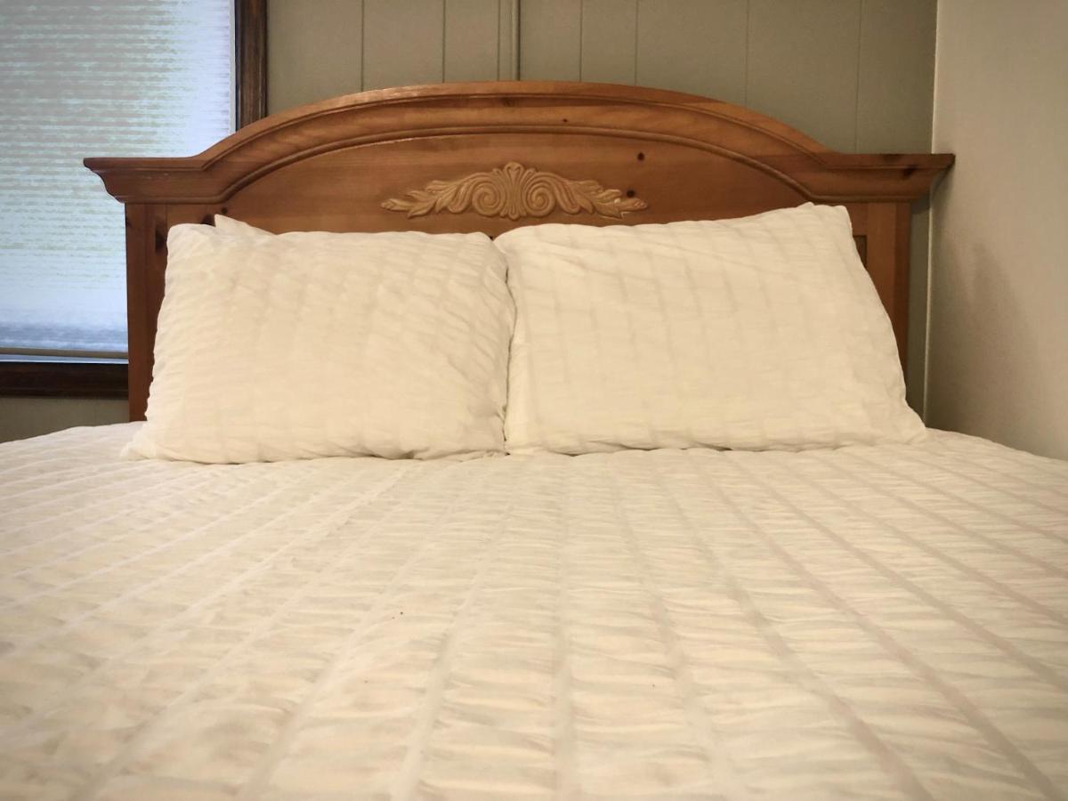 Deluxe Queen Room - Top Floor at Tyrolean Lodge