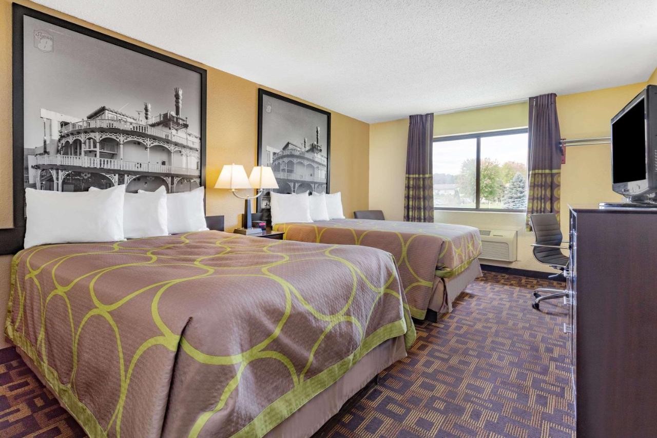  | Super 8 by Wyndham Decorah