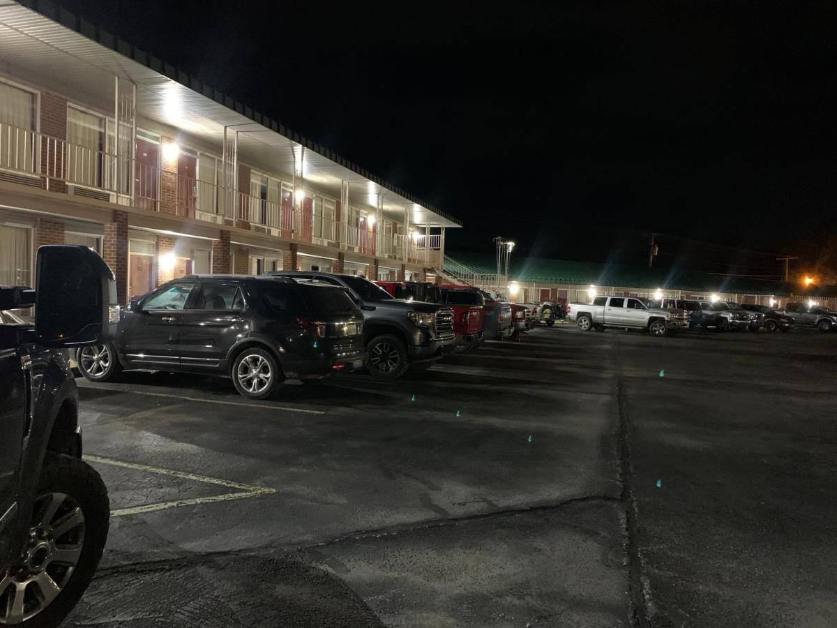 | Coachman's Inn Motel