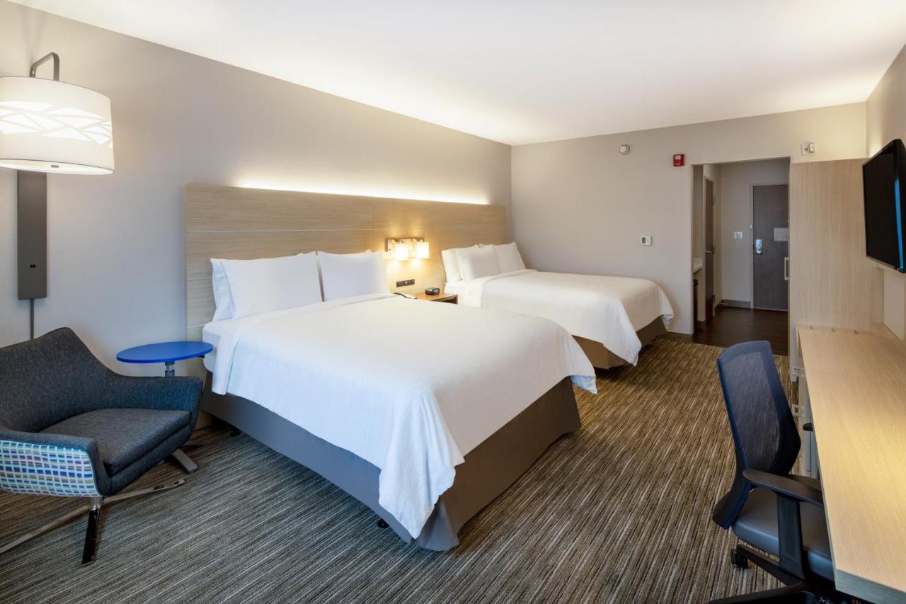 Queen Room with Two Queen Beds and Hearing Accessible Tub - Non-Smoking at Holiday Inn Express & Suites Ft Myers Beach-Sanibel Gateway by IHG