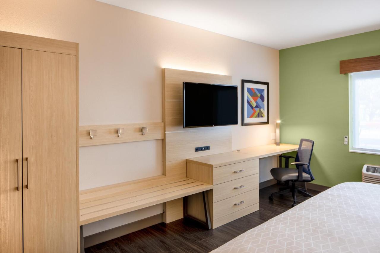Standard King Room - Non-Smoking at Holiday Inn Express & Suites Ft Myers Beach-Sanibel Gateway by IHG