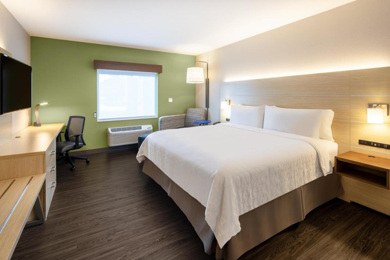 Standard King Room - Non-Smoking at Holiday Inn Express & Suites Ft Myers Beach-Sanibel Gateway by IHG