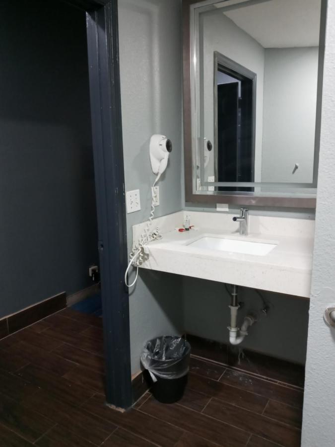 | Travel Inn Winter Haven