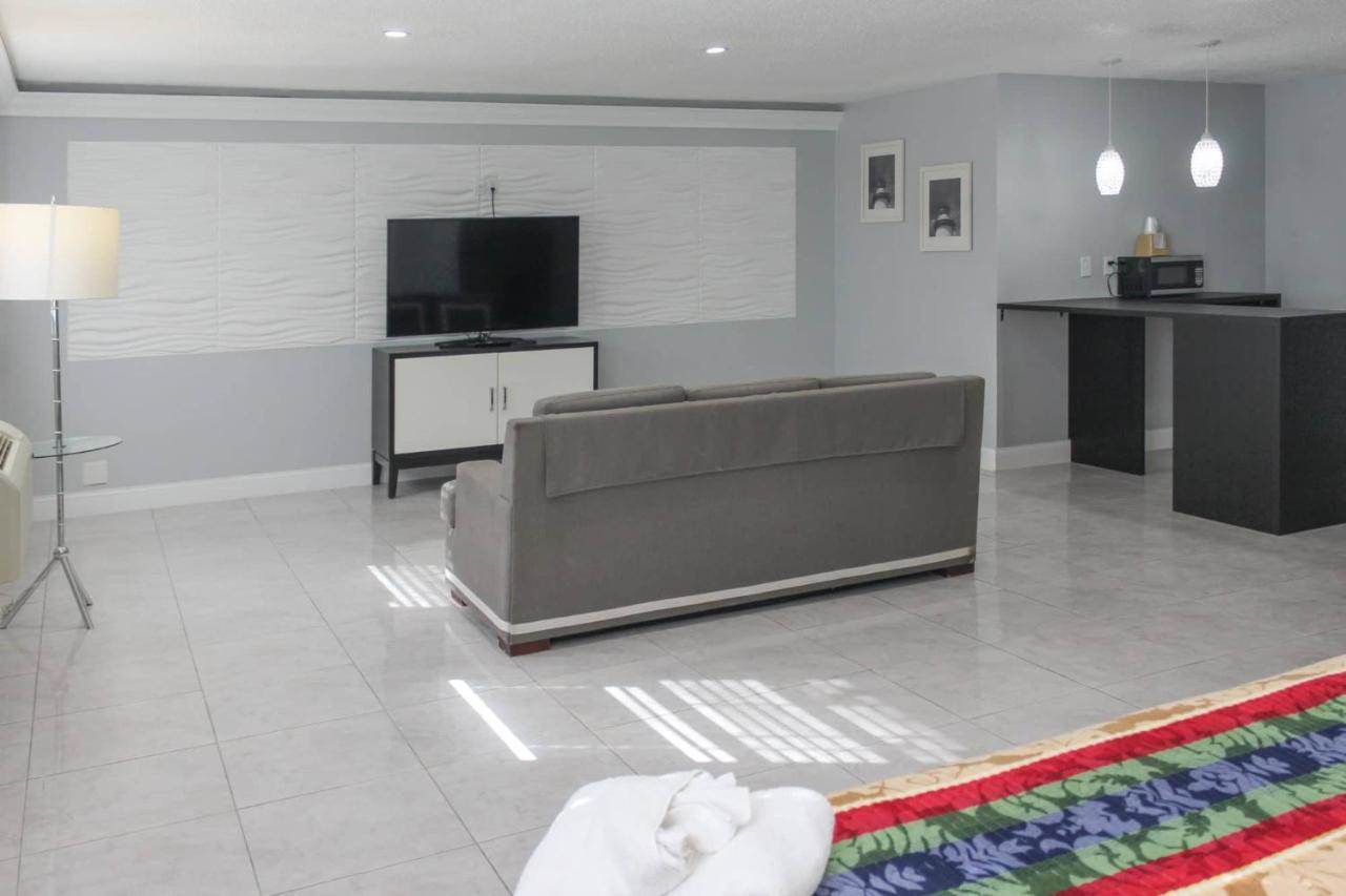  | APM Inn & Suites - Jacksonville