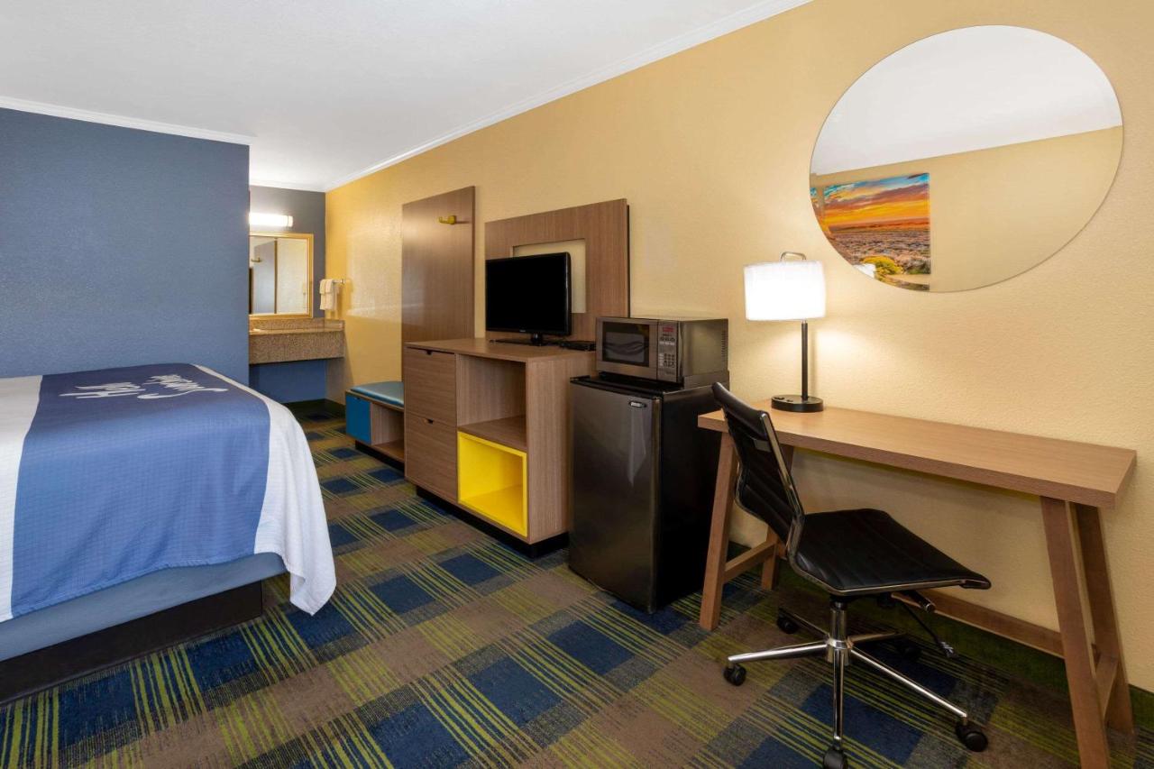 King Room - Non-Smoking at Days Inn by Wyndham Alamogordo/White Sands
