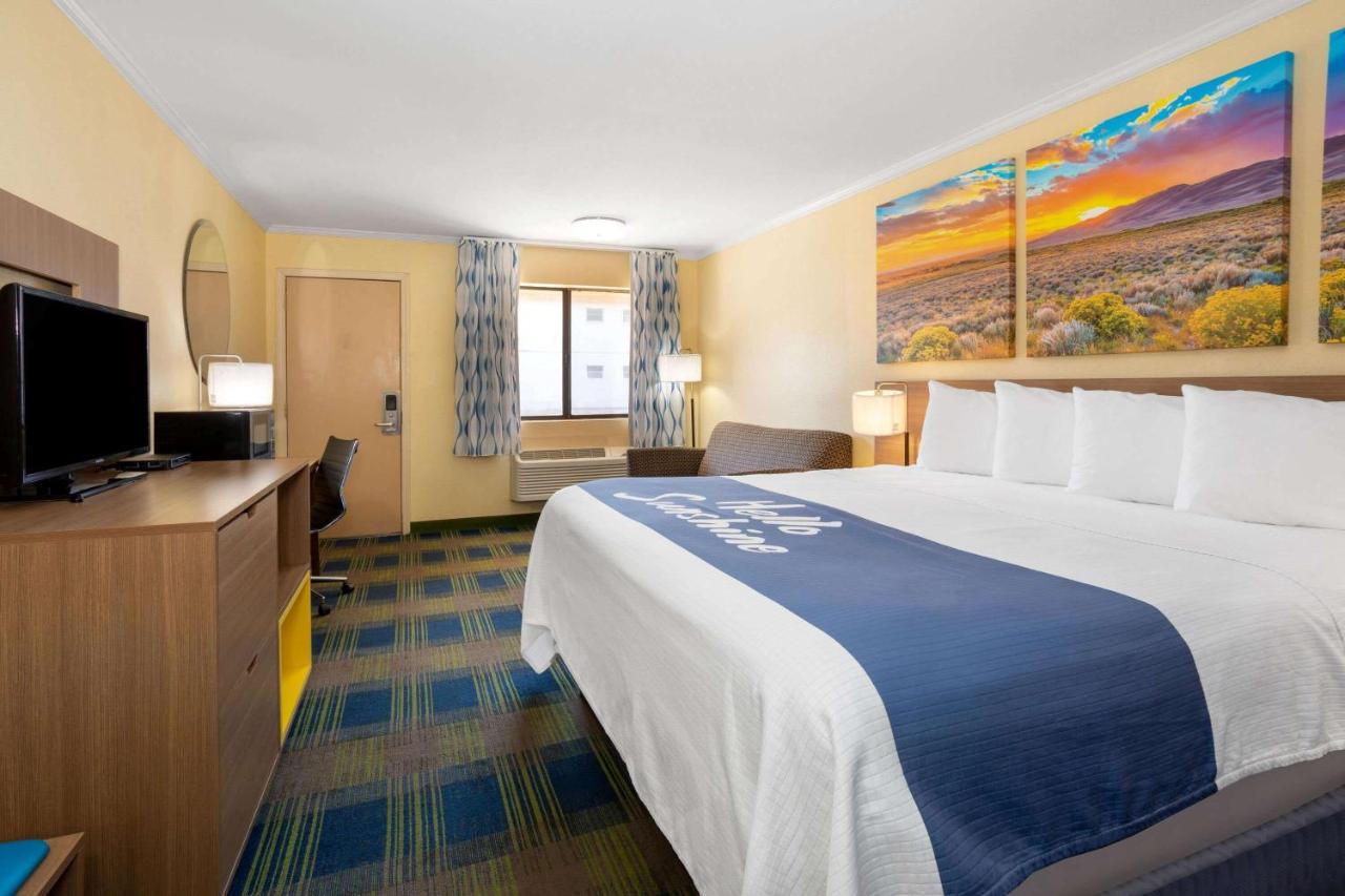 King Room - Non-Smoking at Days Inn by Wyndham Alamogordo/White Sands