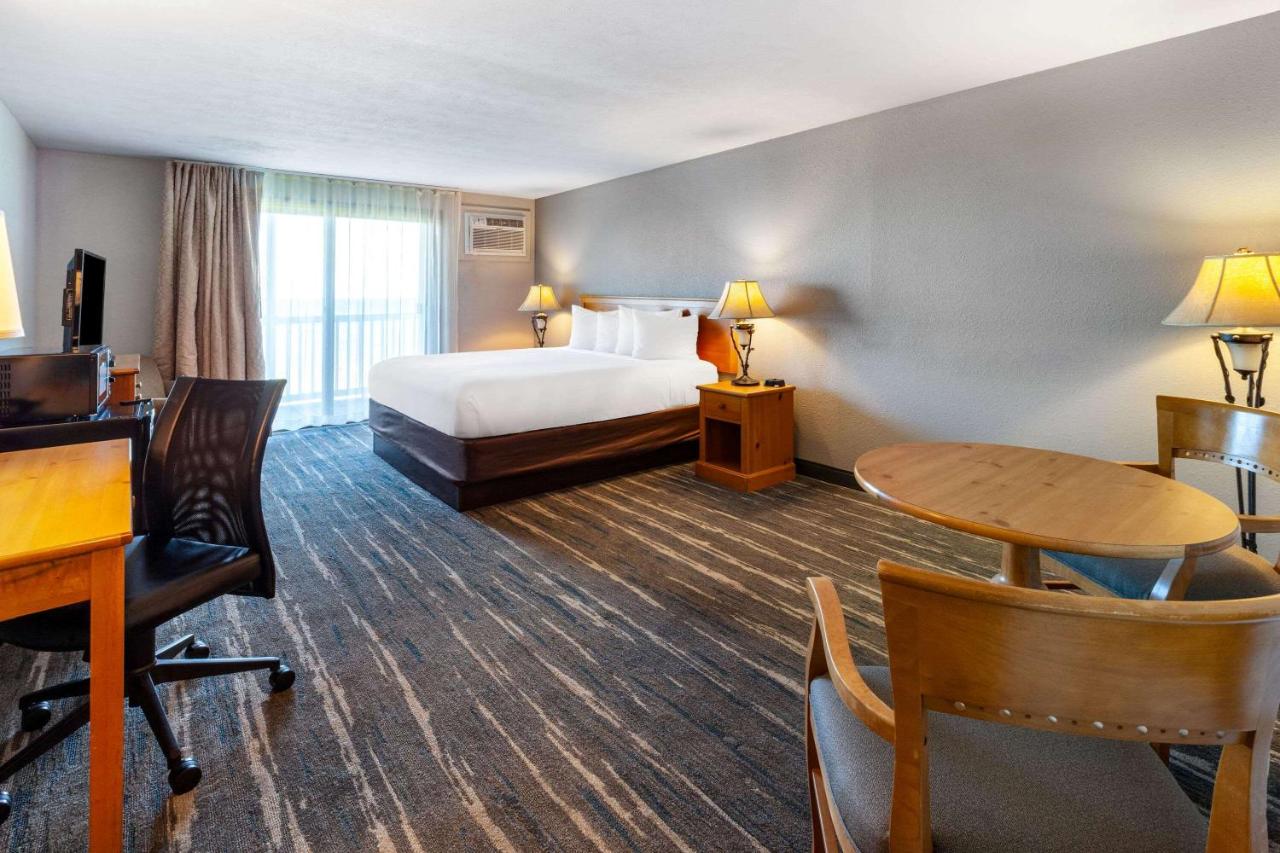  | Baymont by Wyndham St. Ignace Lakefront