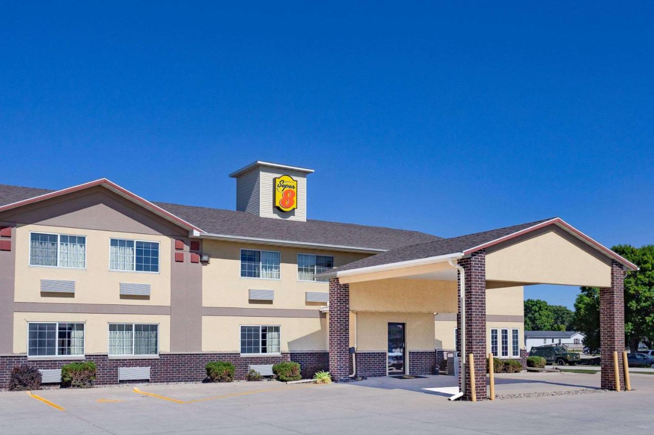 | Super 8 by Wyndham Emmetsburg