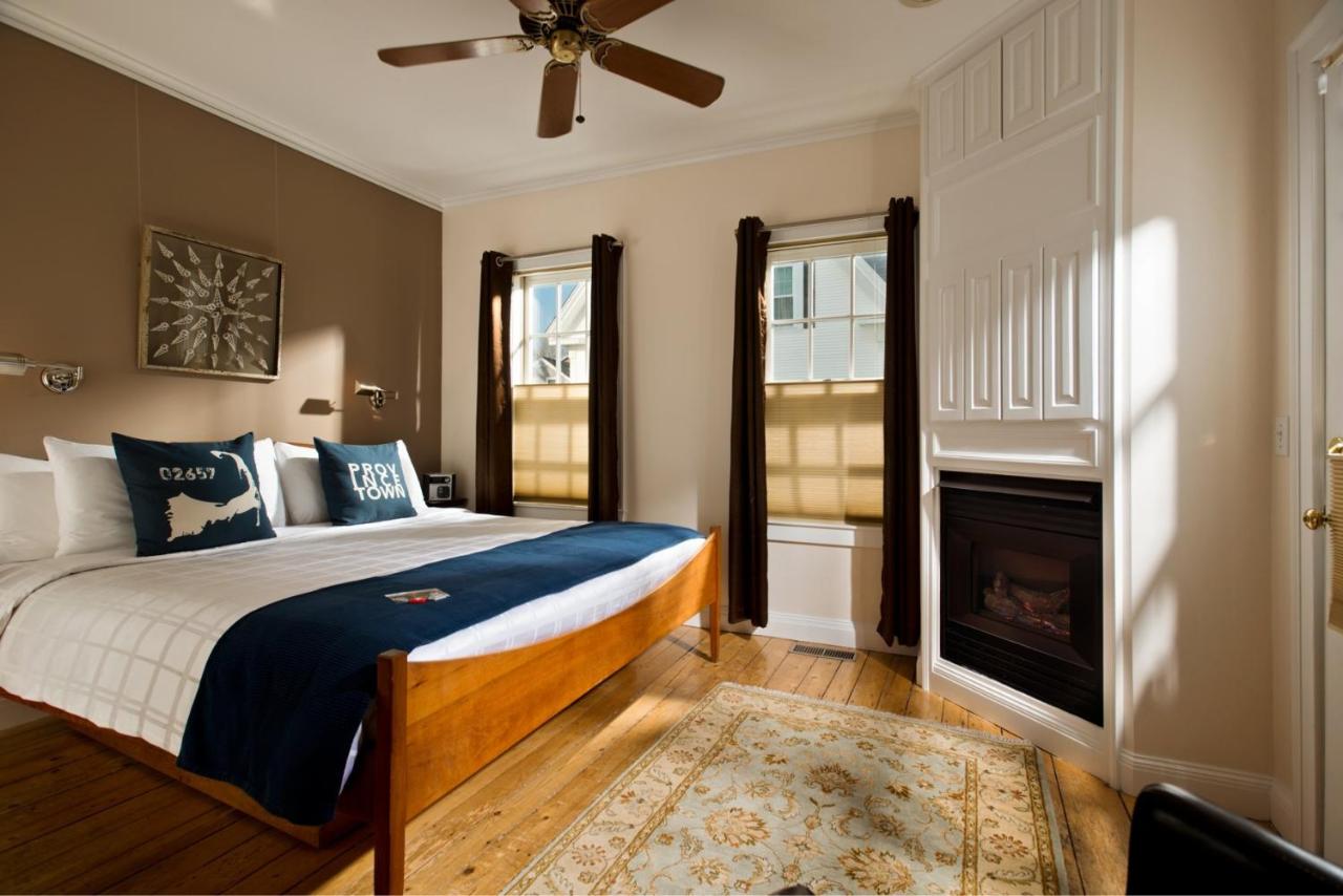 | Benchmark Inn