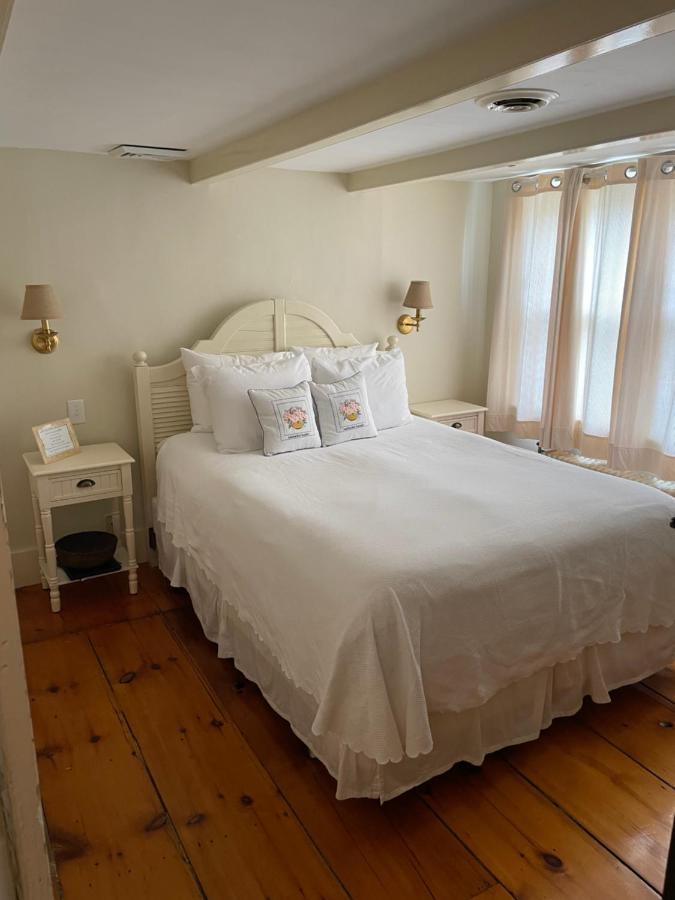 | Cliff Lodge