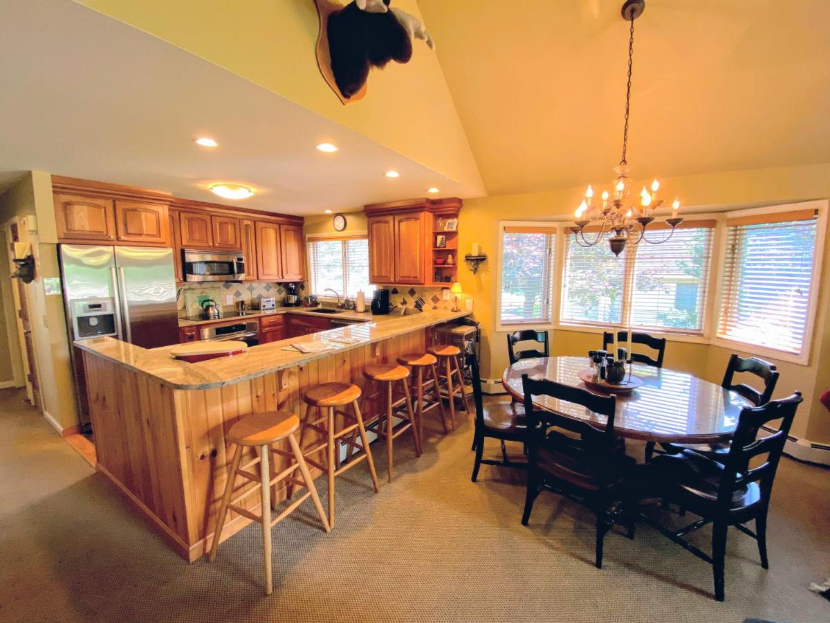 | F8 Luxurious Mt Washington Hotel golf course home Wifi, cable, air conditioning