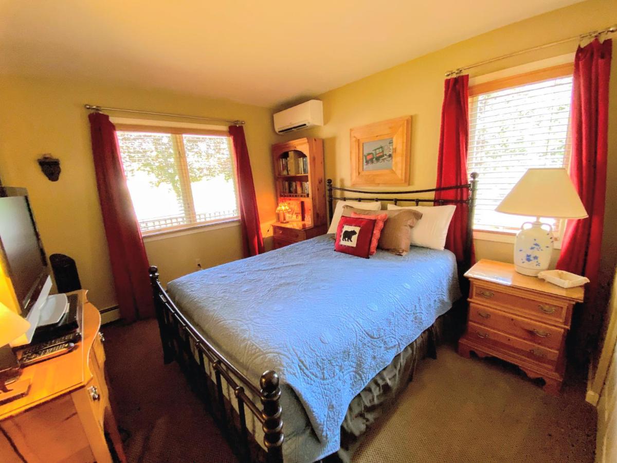 | F8 Luxurious Mt Washington Hotel golf course home Wifi, cable, air conditioning