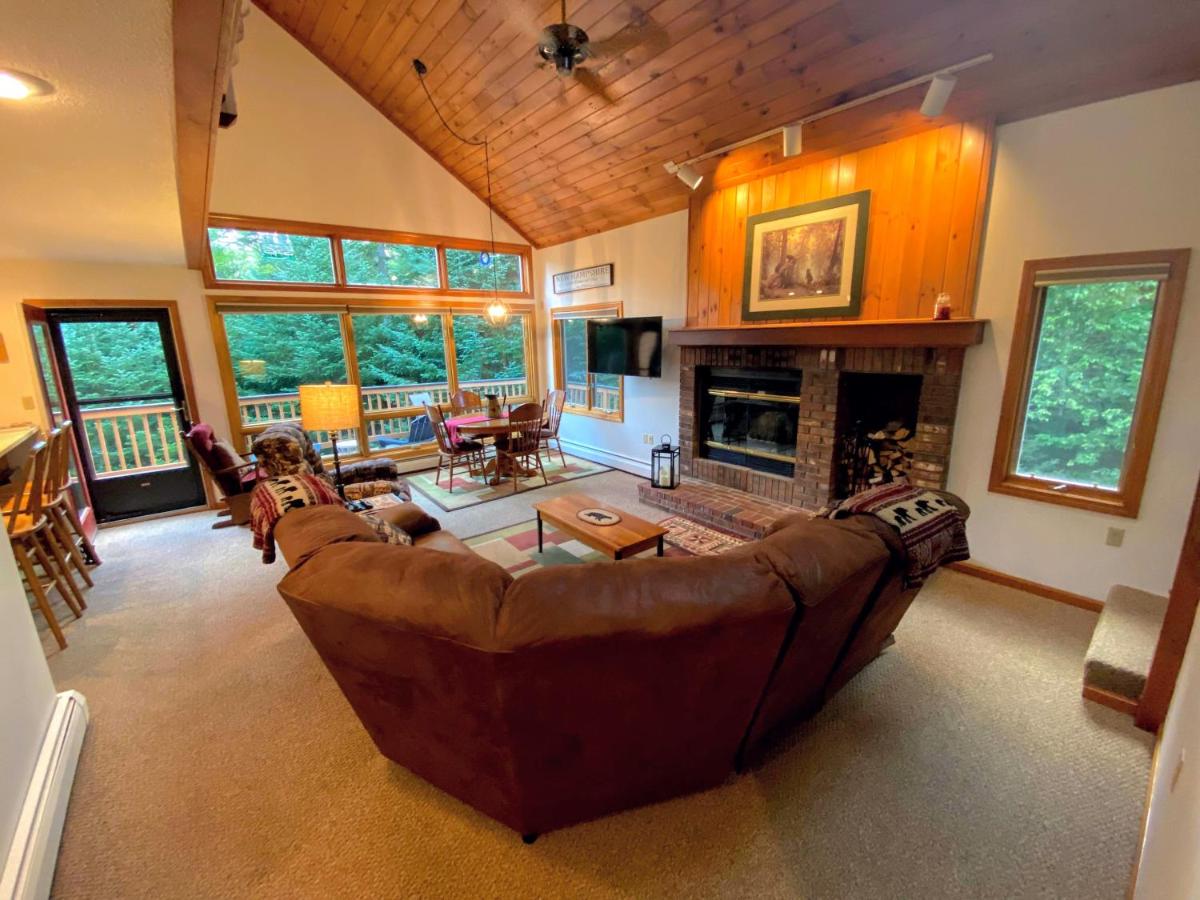 | W2 Mount Washington Place Townhome for winter seasonal 1 minute to ski slopes, reliable WiFi